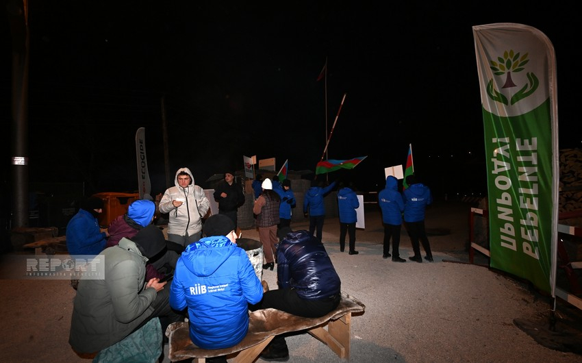 Акция протеста на дороге Ханкенди - Лачын продолжается и в ночные часы - ФОТО