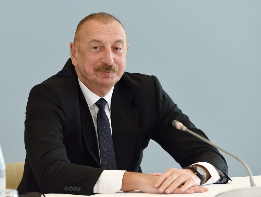 Ильхам Алиев наградил группу лиц, имеющих заслуги в развитии спорта - СПИСОК