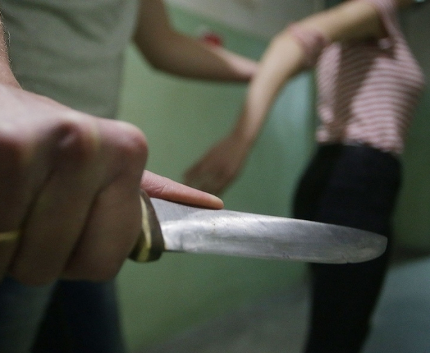 В Азербайджане ревнивый муж ранил ножом свою жену