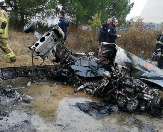В Турции разбился самолет, есть погибшие - ВИДЕО