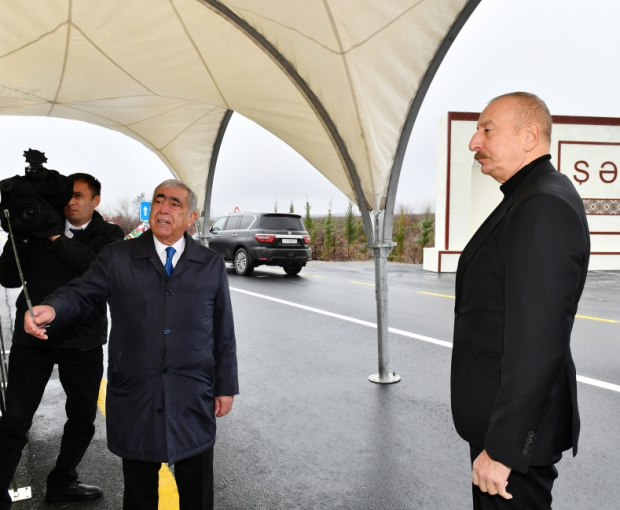 Ильхам Алиев принял участие в открытии после реконструкции автодороги Огуз-Шеки - ФОТО