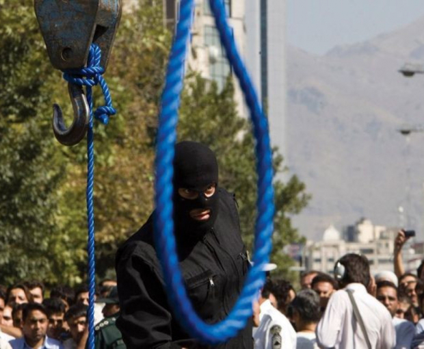 В Иране трех братьев казнили в один день - ФОТО