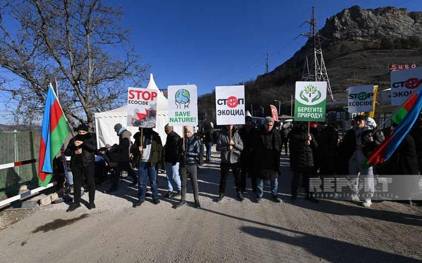 Акция протеста на дороге Ханкенди-Лачын продолжается в первый день 2023 года