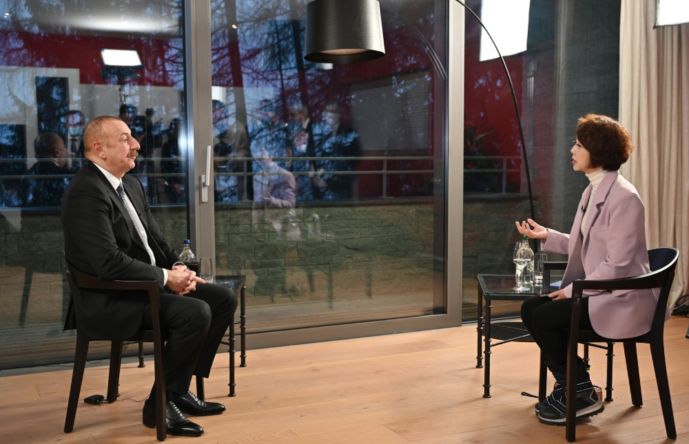 Президент Ильхам Алиев в Давосе дал интервью китайскому телеканалу CGTN - ФОТО