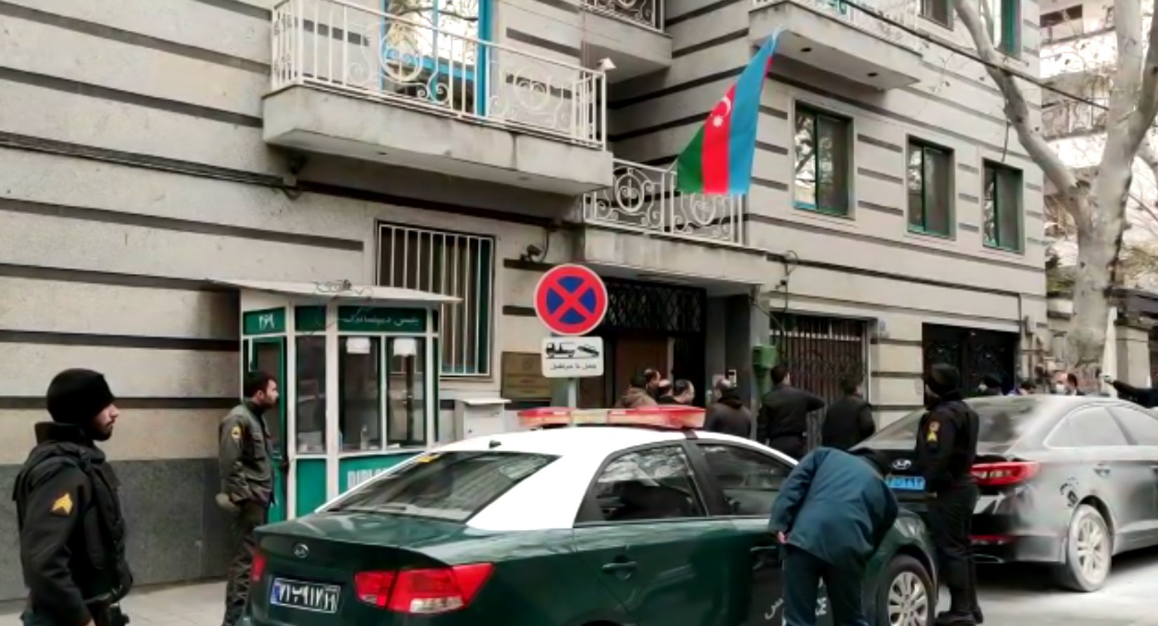 Чавушоглу: Еще раз осуждаю нападение на посольство Азербайджана в Тегеране
