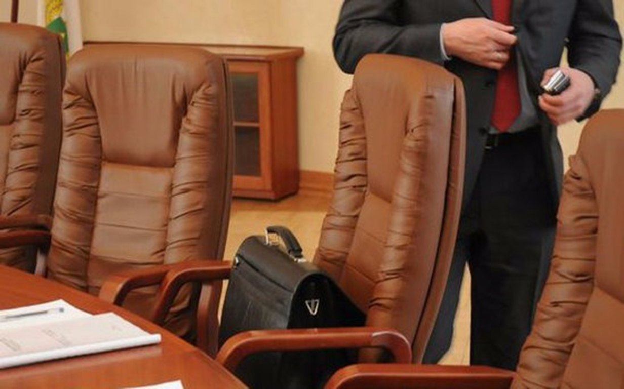 Глава Бакинского регионального управления Госслужбы уволен из-за недочетов