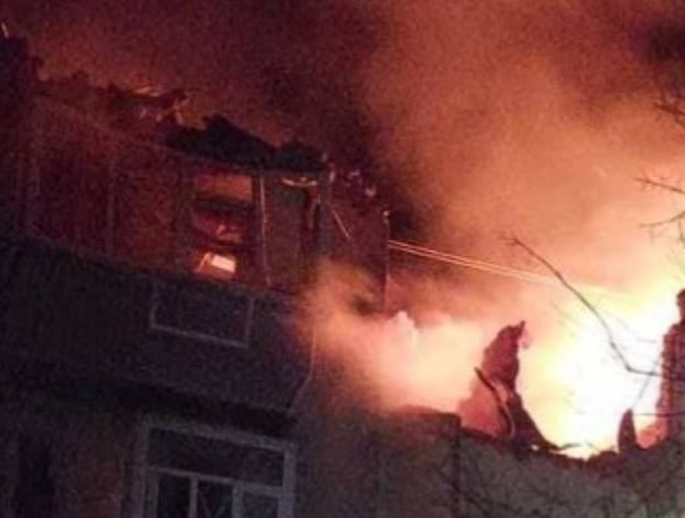 ВС РФ ударили по жилому дому в Харькове: есть погибший и раненые