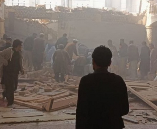 Число погибших во взрыве в мечети в Пакистане увеличилось - ОБНОВЛЕНО + ВИДЕО