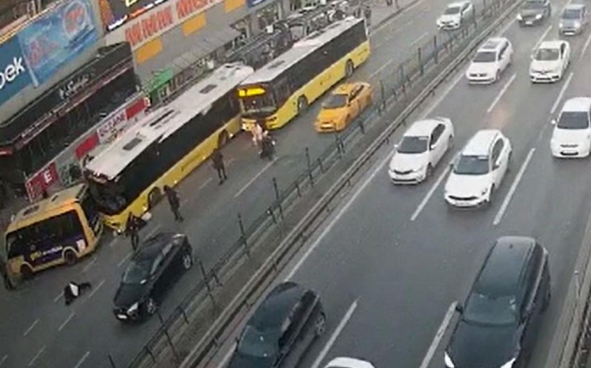 Пострадавший в ДТП с автобусом в Стамбуле гражданин Азербайджана скончался