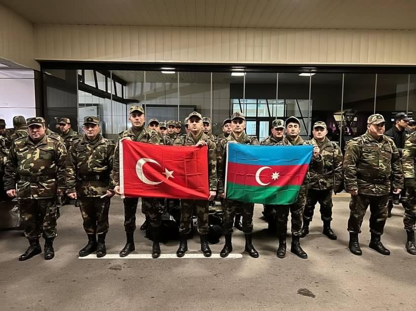 Очередная группа спасателей МЧС Азербайджана в составе 228 человек отправлена в Турцию - ФОТО