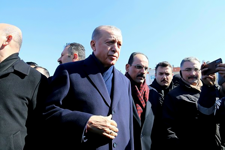 Эрдоган в рамках посещения зоны бедствия прибыл в Газиантеп