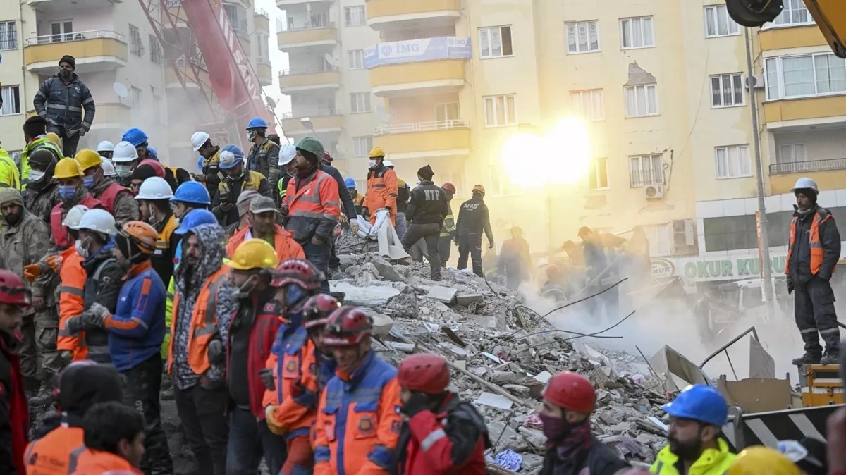 Число погибших при страшном землетрясении в Турции достигло 19 875 - ОБНОВЛЕНО + ВИДЕО