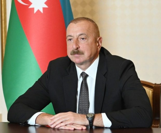 Президент Азербайджана наградил группу представителей молодежи - СПИСОК