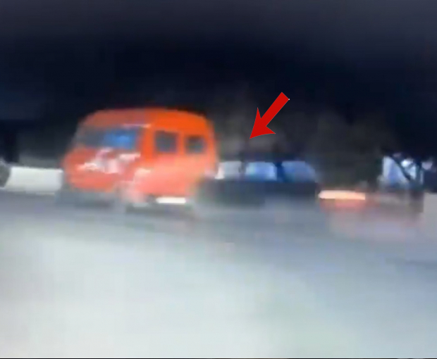 В Баку произошло ДТП с участием микроавтобуса: есть пострадавший - ВИДЕО