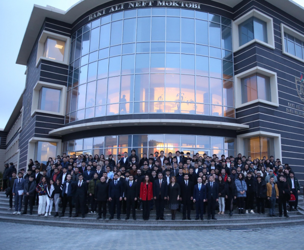 В Бакинской высшей школе нефти SOCAR отметили День молодежи - ФОТО