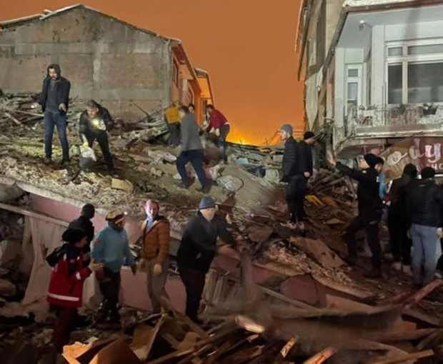 Турецкий Красный полумесяц обратился к гражданам страны в связи с землетрясением - ФОТО