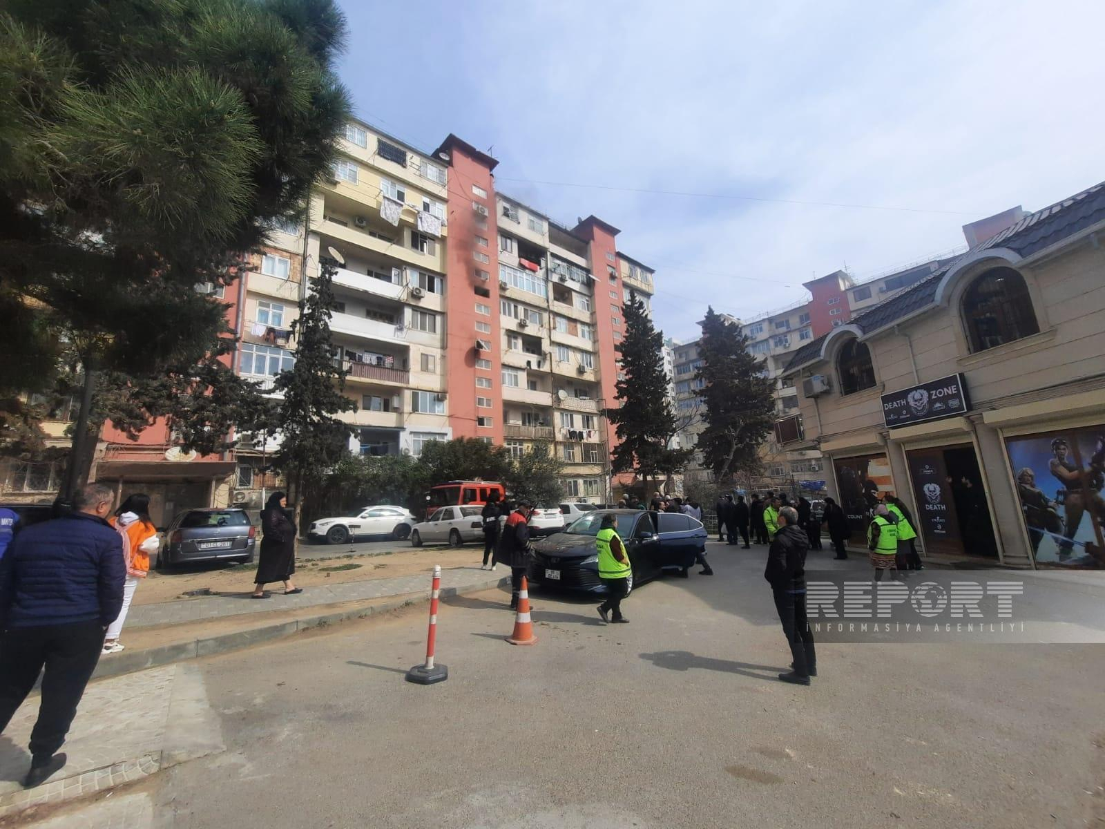 В Баку в жилом доме произошел пожар, пять жильцов эвакуированы - ОБНОВЛЕНО + ФОТО