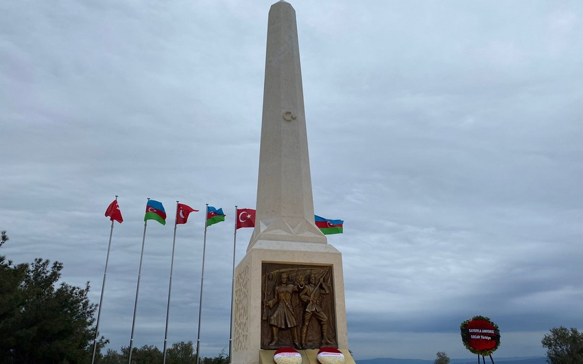 В Чанаггале установлен монумент в память об азербайджанских шехидах