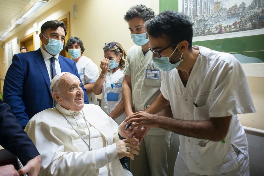 Папа Римский госпитализирован
