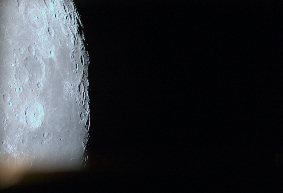 Японский космический аппарат прислал потрясающий снимок Луны