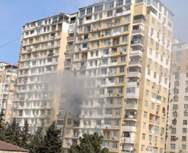 В Баку потушили пожар в жилом доме - ОБНОВЛЕНО + ВИДЕО