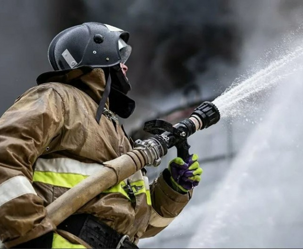 В результате пожара в жилом здании в Баку один человек отравился дымом - ОБНОВЛЕНО