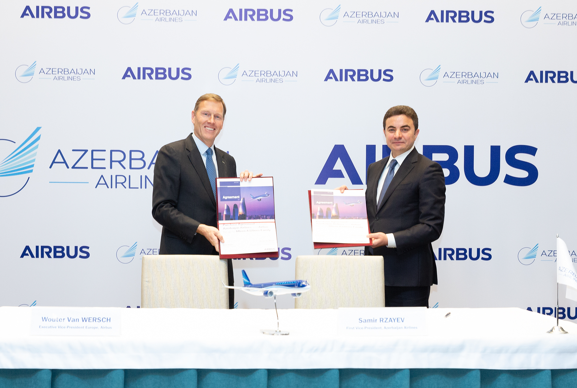"Азербайджанские Авиалинии" заказали 12 самолетов семейства A320neo - ФОТО