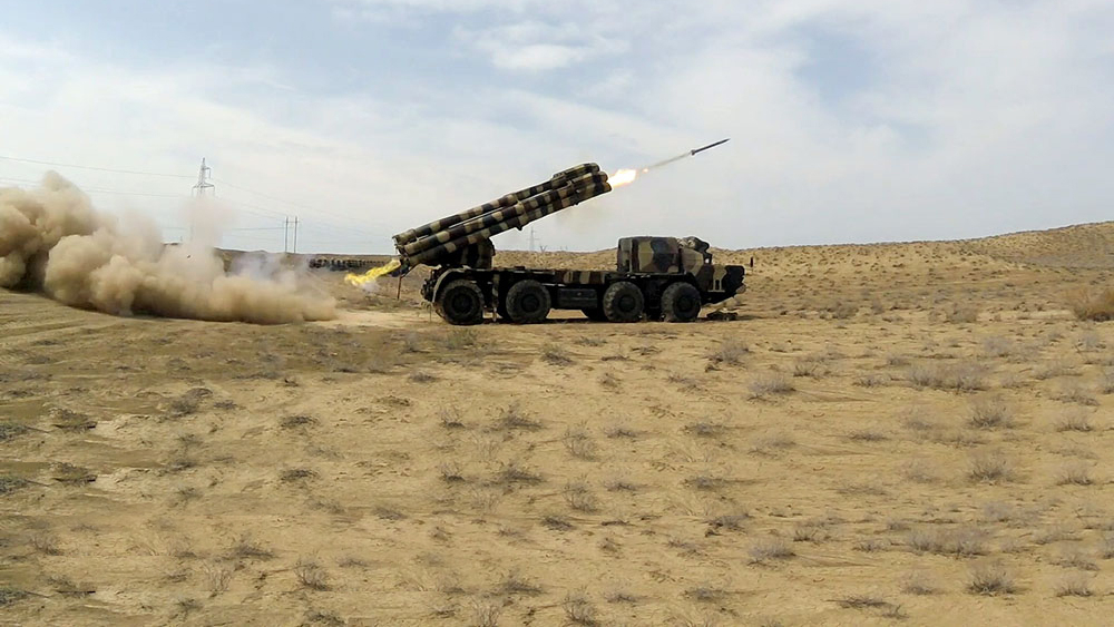 В ракетно-артиллерийских войсках армии Азербайджана проведены учения с боевой стрельбой - ВИДЕО