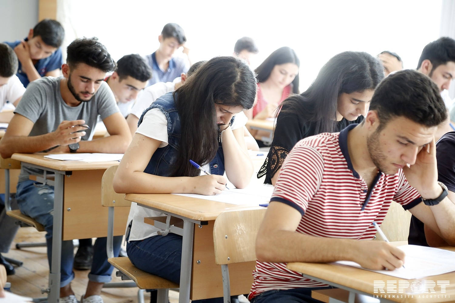 Сегодня в Азербайджане свыше 28 тыс. человек сдадут вступительный экзамен