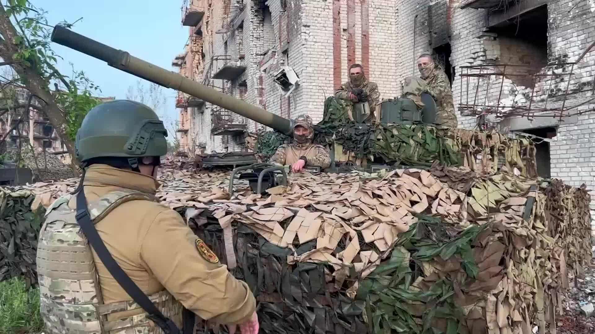 ЧВК "Вагнер" начала выводить подразделения из Бахмута - ВИДЕО