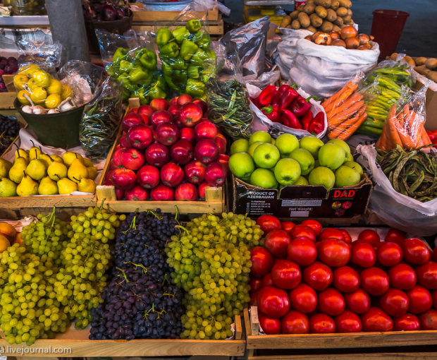 Почему фрукты и овощи продаются в Баку по очень высоким ценам? - ВИДЕО