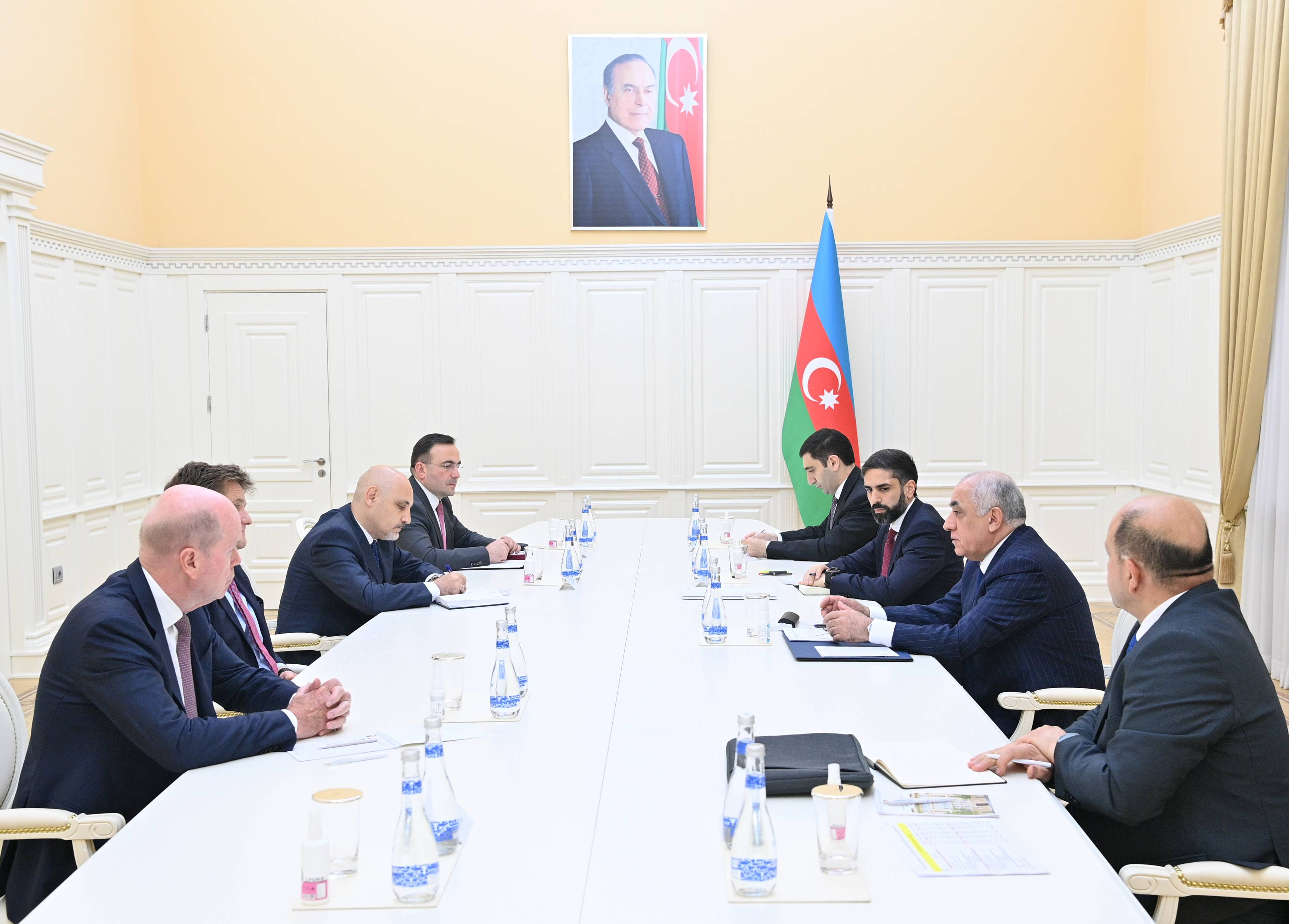 Премьер-министр Али Асадов встретился с делегацией bp
