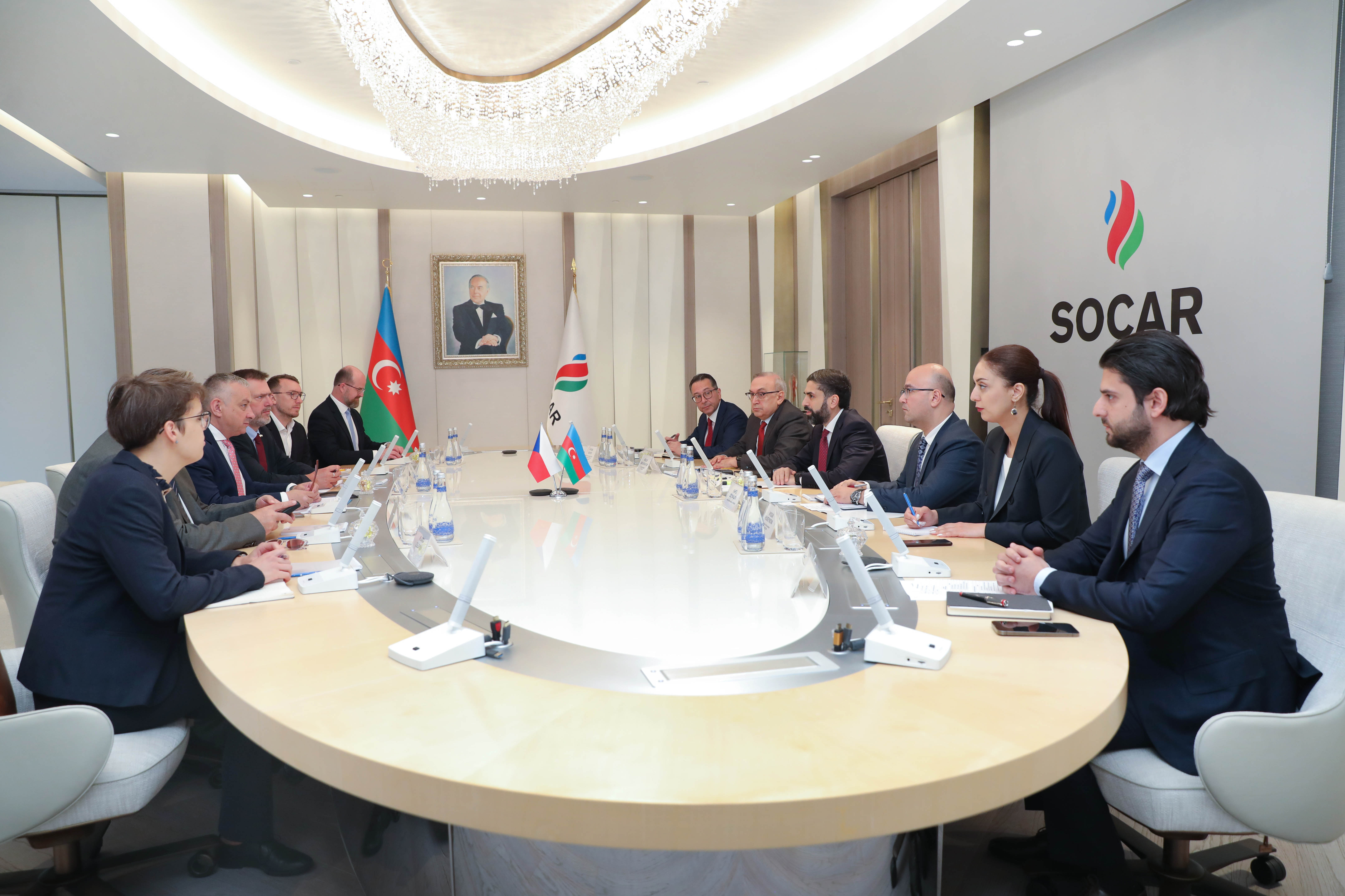 Президент SOCAR встретился с министром промышленности и торговли Чехии - ФОТО