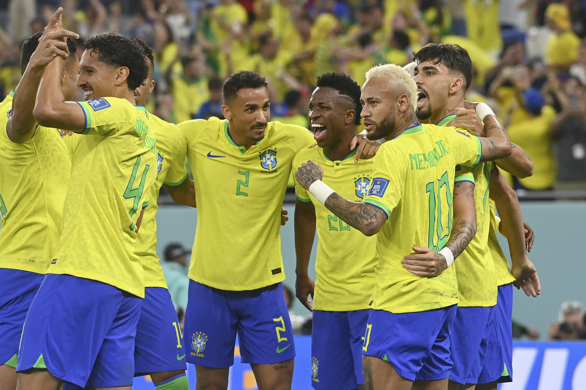 Сборная Бразилии по футболу впервые сыграет в черной форме - ПРИЧИНА