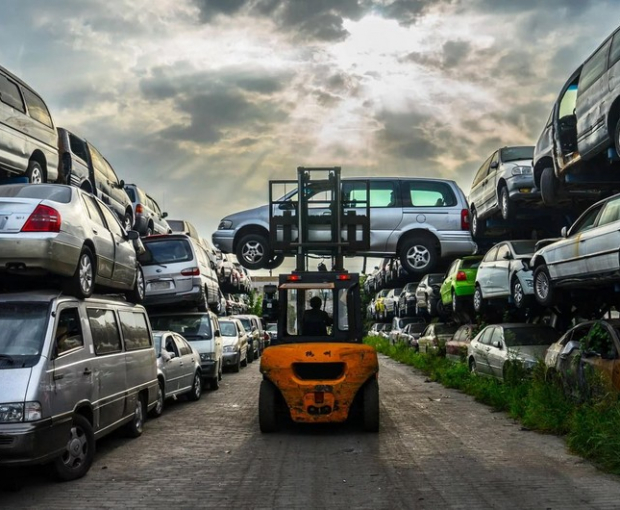В Азербайджане автомобили перед утилизацией будут сняты с госучета