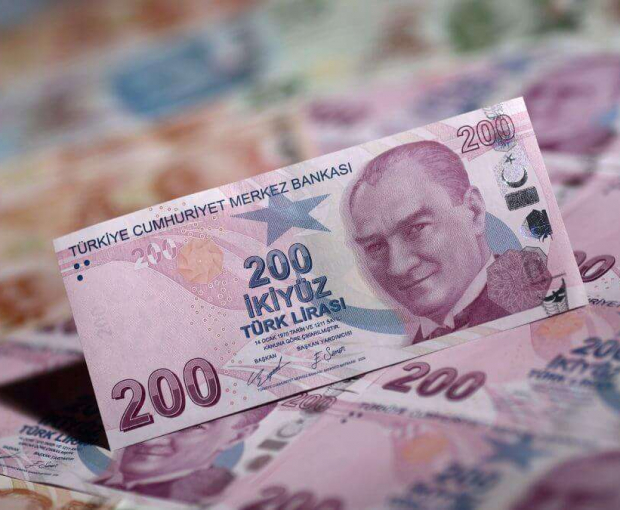 Рекордный обвал турецкой лиры продолжается