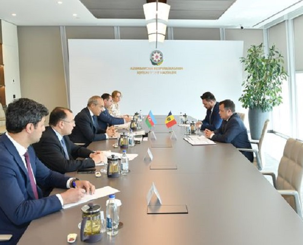 Микаил Джаббаров встретился с послом Молдовы в Азербайджане - ФОТО