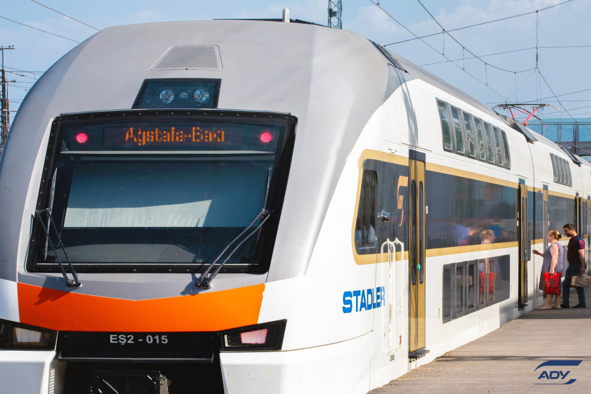 Назначены дополнительные рейсы поездов по маршруту Баку - Агстафа - Баку