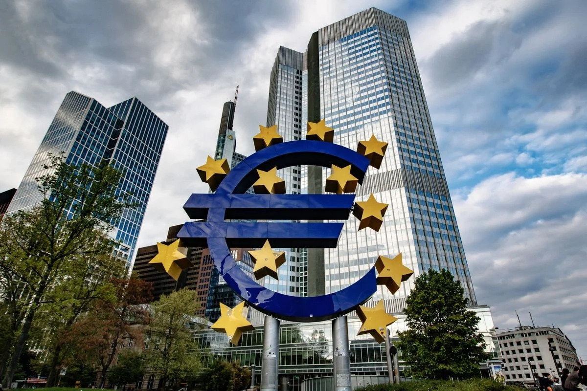 Европейский центробанк резко повысил базовую ставку