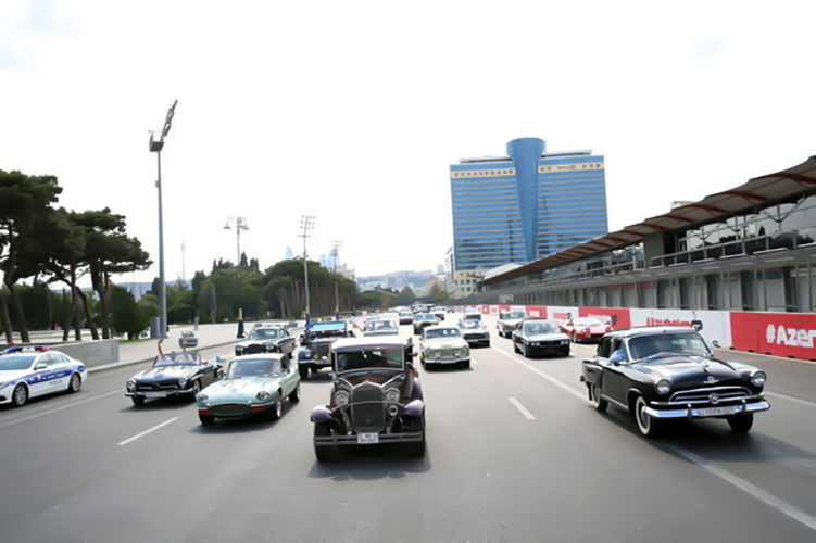 Состоялись парад и выставка ретро-автомобилей в Баку - ФОТО/ВИДЕО