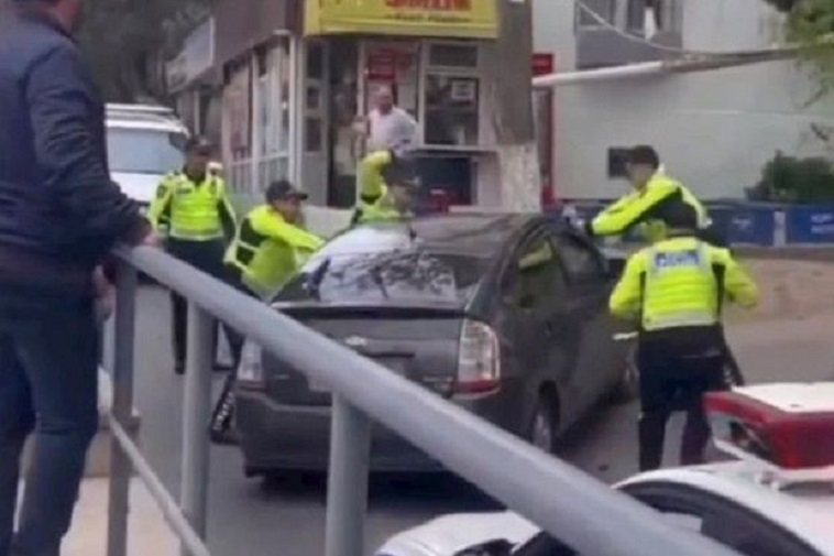 В Баку судят водителя Prius, наехавшего на пятерых полицейских - ВИДЕО