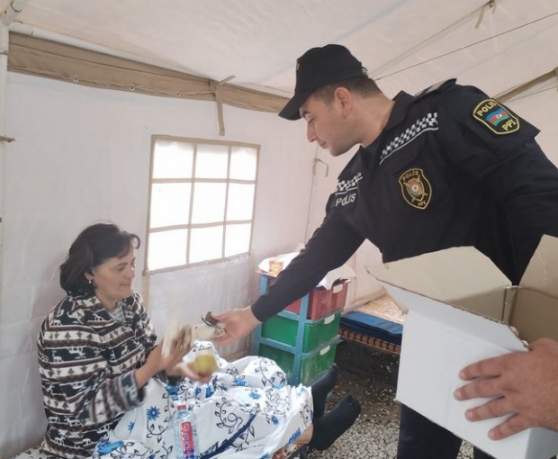 МЧС Азербайджана установило палатки для армянских жителей Карабаха - ФОТО