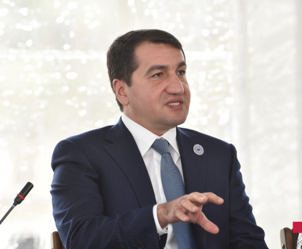Хикмет Гаджиев: Азербайджан никого не принуждает покидать Карабах