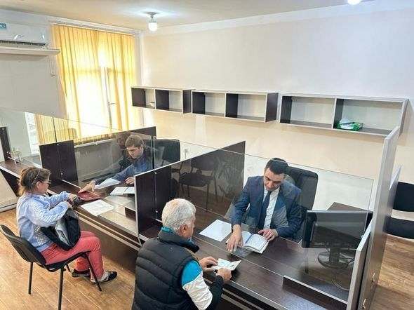 Сотрудники миграционной службы и Минтруда приступили к работе в Карабахском экономическом районе - ФОТО