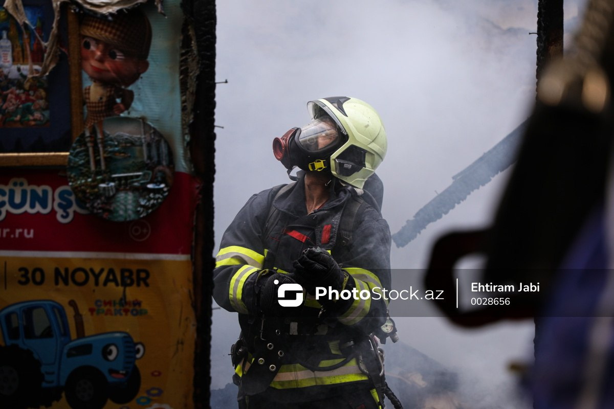 В Баку произошел пожар в жилом доме: есть погибший