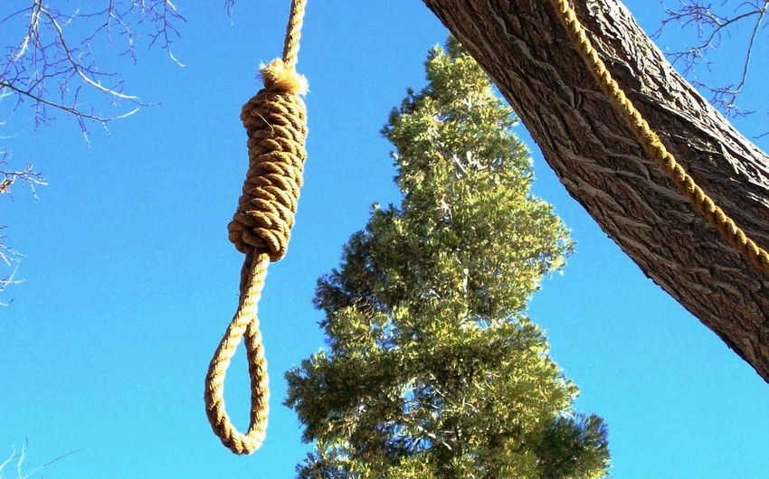 В Азербайджане двое мужчин совершили самоубийство