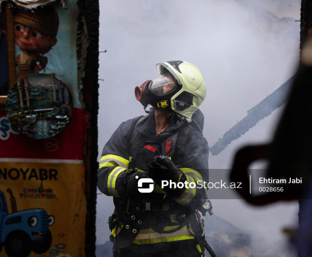 В Баку произошел пожар в жилом доме: есть погибший