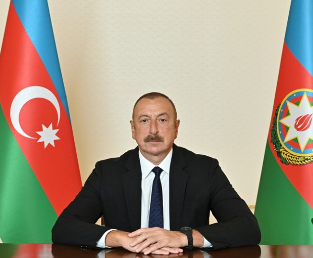 Президент Азербайджана поздравил иракского коллегу