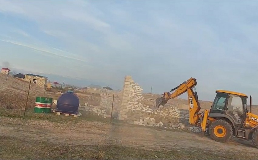 В Шамкирском районе снесены незаконные постройки - ВИДЕО