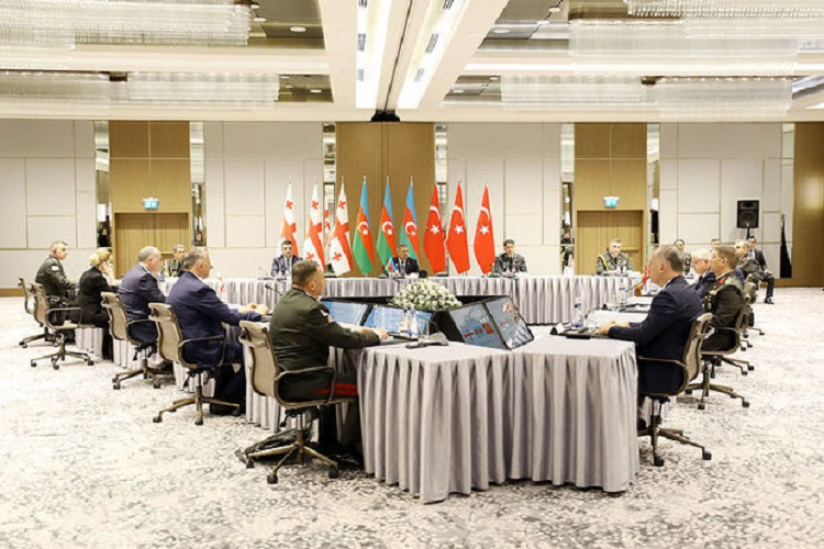 В Баку состоялась встреча министров обороны Азербайджана, Турции и Грузии - ОБНОВЛЕНО + ФОТО